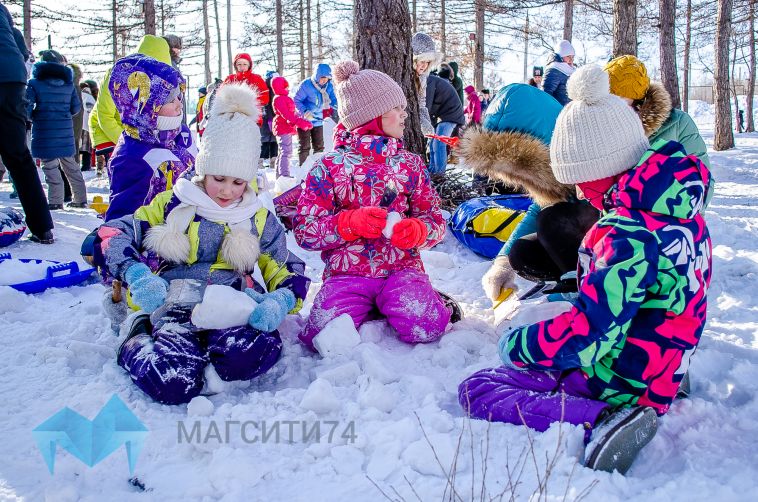 Чем занять детей зимой на свежем воздухе