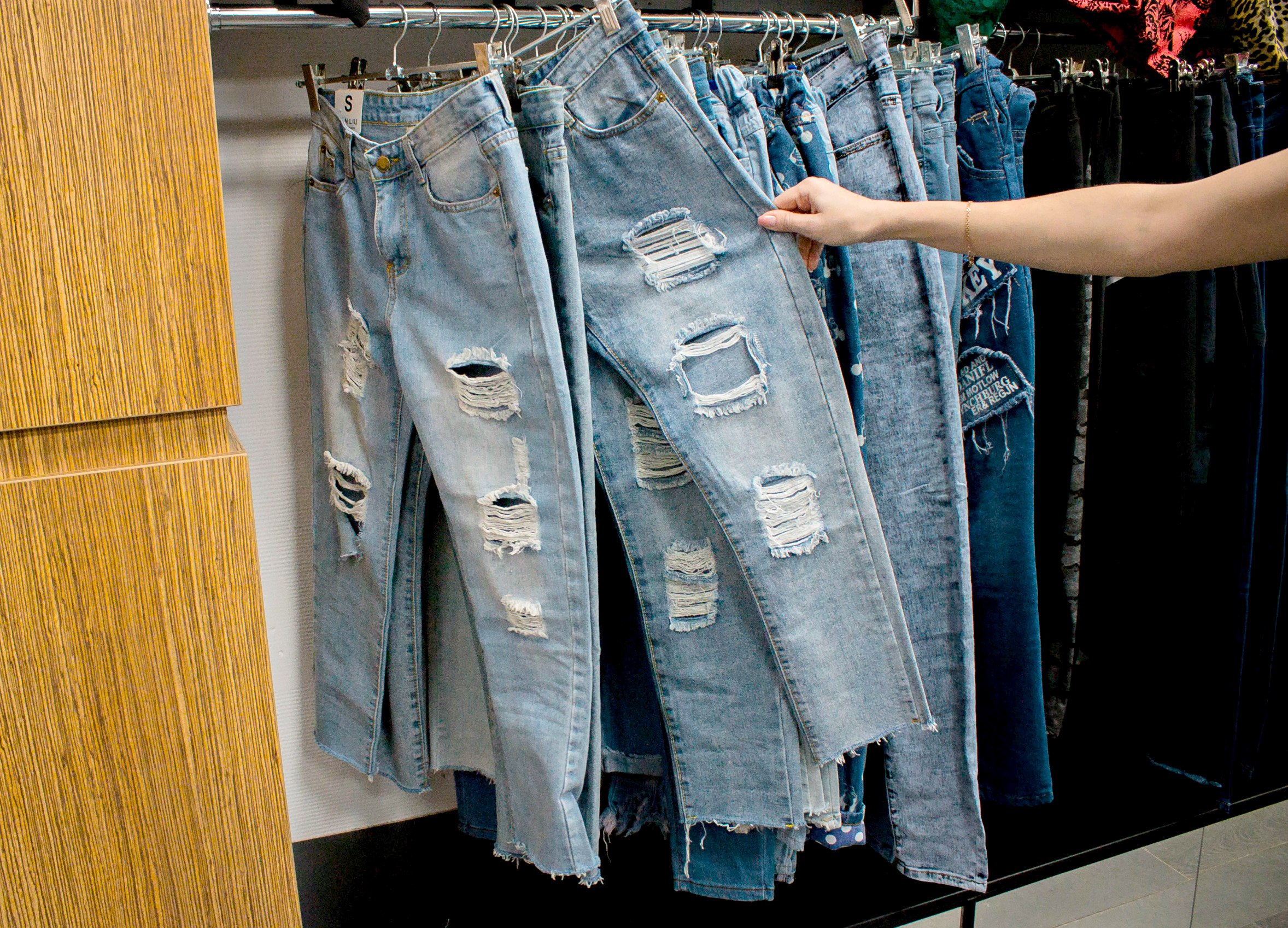 Магазины недорогой джинсовой одежды