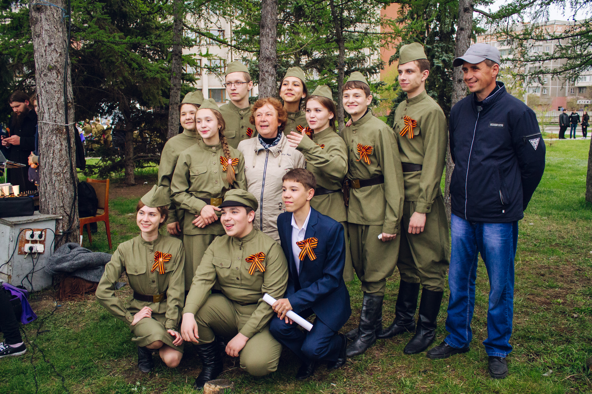 На площади Народных гуляний станцевали Майский вальс - Новости  Магнитогорска - Магсити74