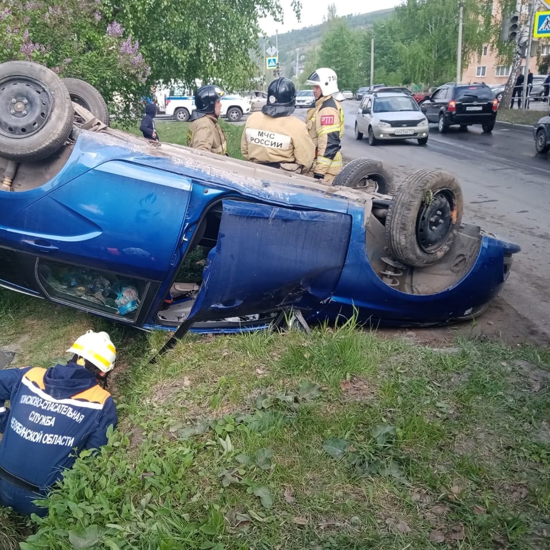 На Южном Урале машина перевернулась на крышу после ДТП - Новости  Магнитогорска - Магсити74