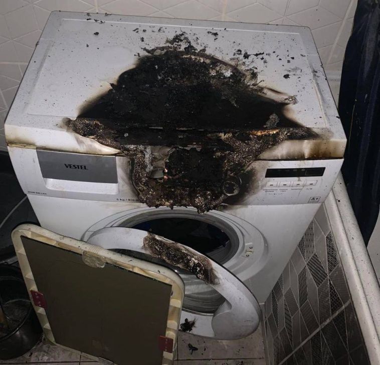 В Челябинске из-за короткого замыкания загорелась стиральная машина
