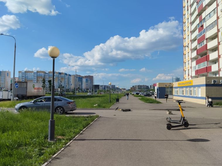 В Магнитогорске в ДТП пострадали мотоциклист и дети на электросамокате